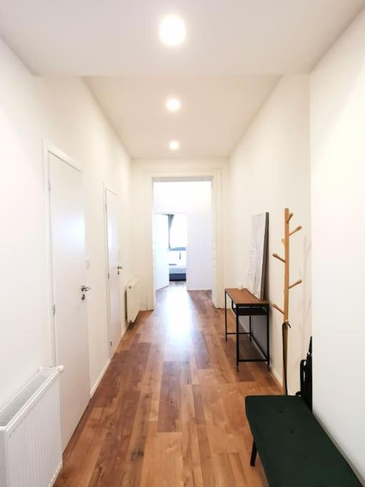 Weiner Leo Apartment *